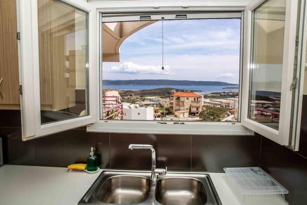 Lavrio Seaview 2Bdr Apt 4 Min Dive From The Sea 외부 사진
